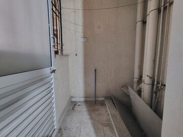 Building Lobby in 2 BHK Apartment at Kalpataru Paramount, Kapur Bawdi – for Rent