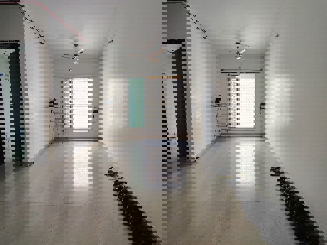 2 BHK Apartment For Rent in Kalpataru Paramount