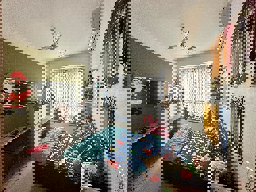 2.5 BHK + Servant Room Apartment For Sale in Andheri West