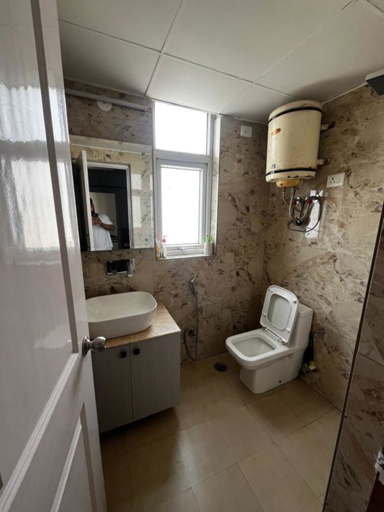 Bathroom, unitech-uniworld-gardens-2 3 Bedroom 1355 Sq.Ft. Apartment In Sector 47 Gurgaon 9914714