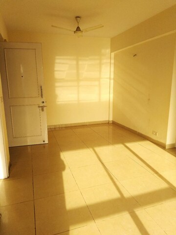 Room in 3 BHK Apartment at Unitech Uniworld Gardens 2, Sector 47 – for Rent