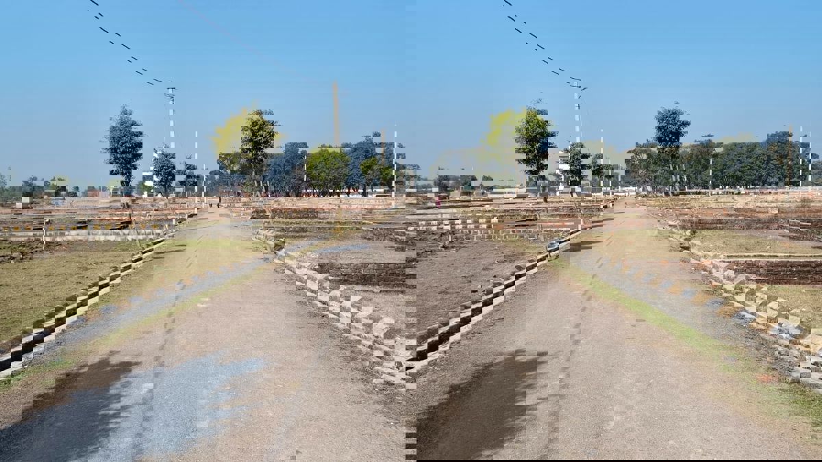 Plot For Sale in Mohanlalganj