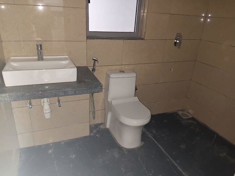 Bathroom, kalpataru-immensa 3 Bedroom 991 Sq.Ft. Apartment In Kolshet Road Thane 9914751