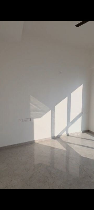 1 BHK Apartment For Rent in Parel