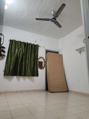 Room in 1.5 BHK Apartment at Viman Nagar – for Sale