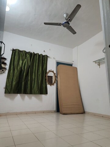 Room in 1.5 BHK Apartment at Viman Nagar – for Sale