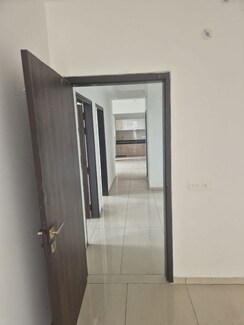 3.5 BHK + Servant Room Apartment For Rent in Rishita Manhattan
