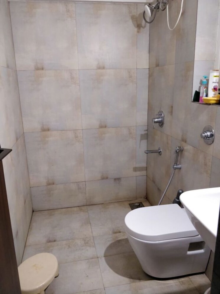 Bathroom, puranik-abitante 3 Bedroom 1500 Sq.Ft. Apartment In Bavdhan Pune 9914874