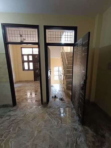 Parking in 2 BHK Builder Floor at Sant Nagar – for Rent