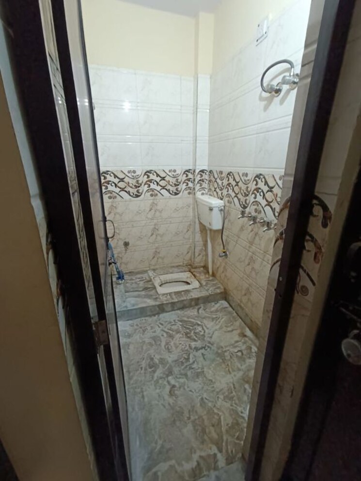 undefined, sant nagar 2 Bedroom 450 Sq.Ft. Builder Floor In Sant Nagar Delhi 9914858