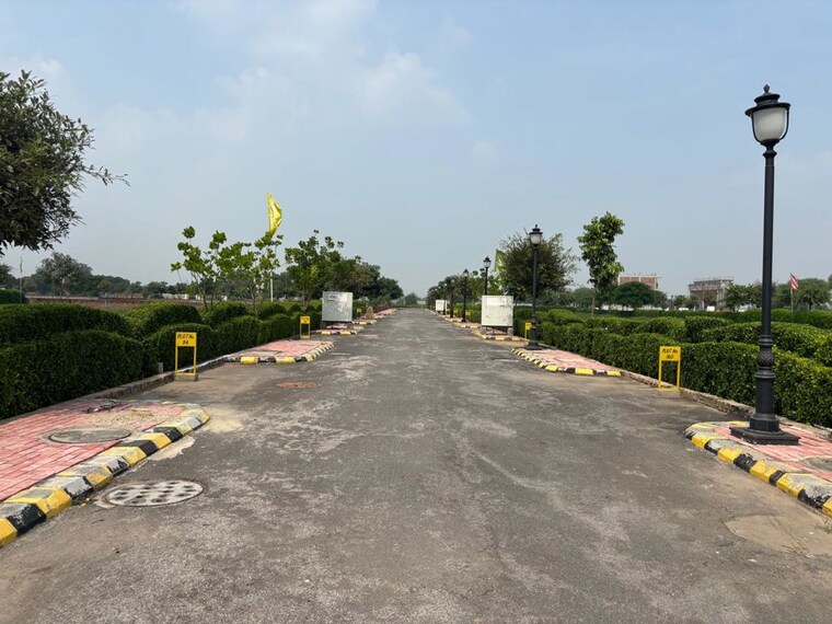 Exterior View, bptp-parklands  250 Sq.Yd. Plot In Sector 76 Faridabad 9915075