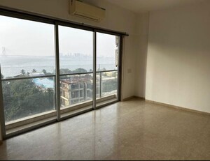 Room in 3 BHK Apartment at Prabhadevi – for Rent