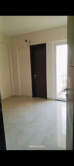 Room in 2.5 BHK Apartment at Smart World Gems, Sector 89 – for Rent