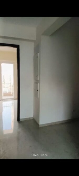 Room in 2.5 BHK Apartment at Smart World Gems, Sector 89 – for Rent