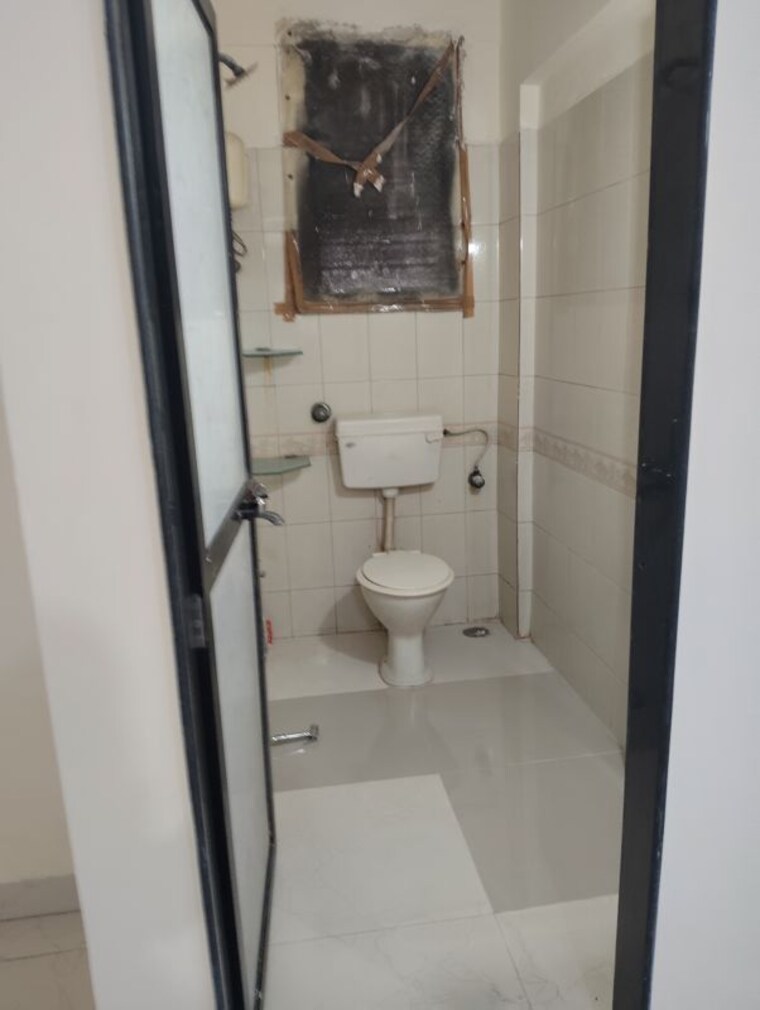 Bathroom, chauhan-avenue 3 Bedroom 1000 Sq.Ft. Apartment In Goregaon West Mumbai 9915244