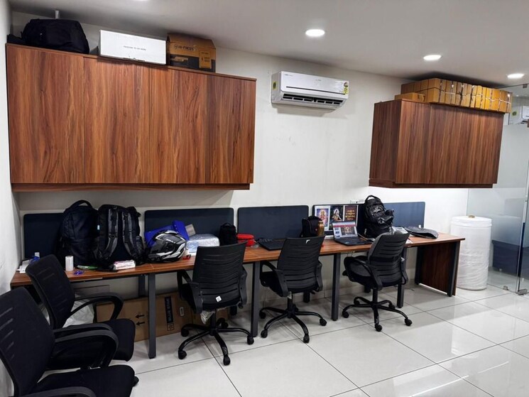 Team Area, gota Commercial Office Space 933 Sq.Ft. In Gota Ahmedabad 9915236
