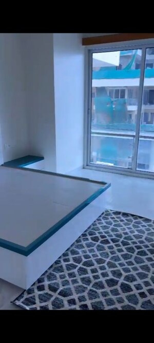 Room in 3 BHK Apartment at Indiabulls Sky Forest, Lower Parel – for Rent