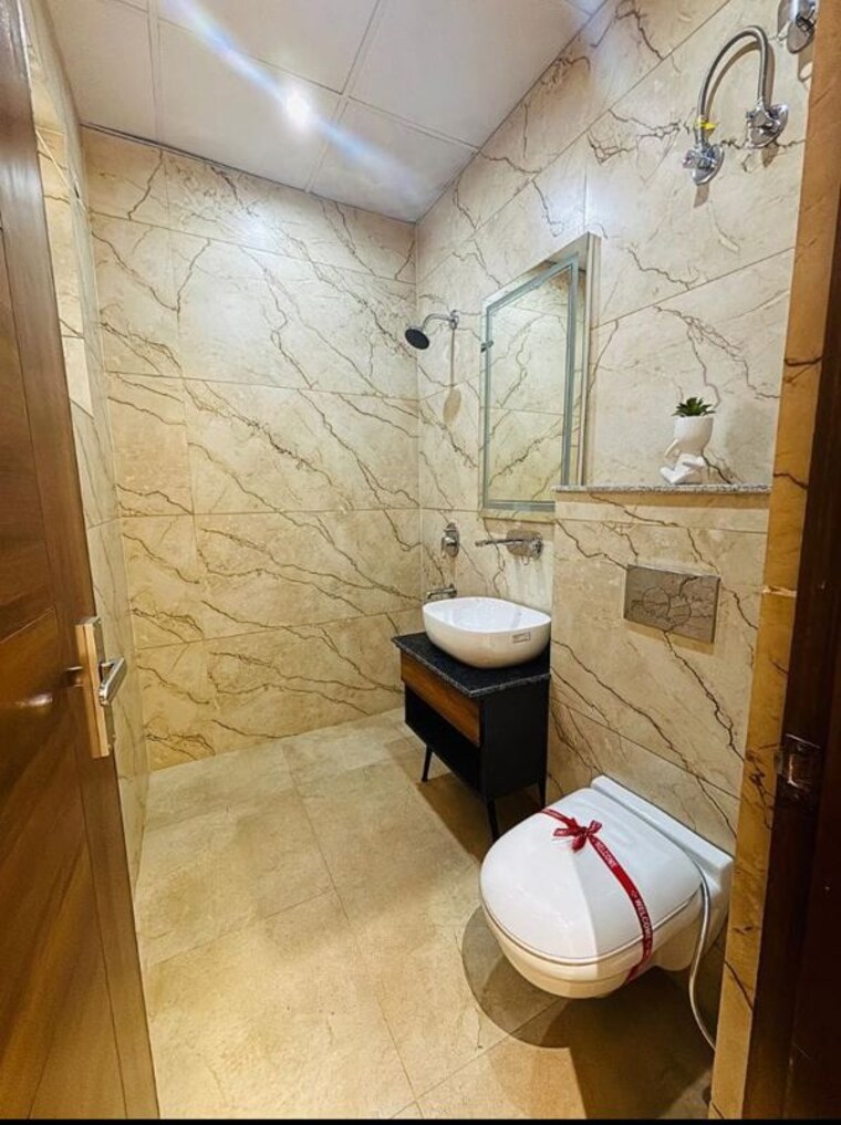 Bathroom, pir machalla 3 Bedroom 1350 Sq.Ft. Apartment In Pir Machalla Zirakpur 9915287