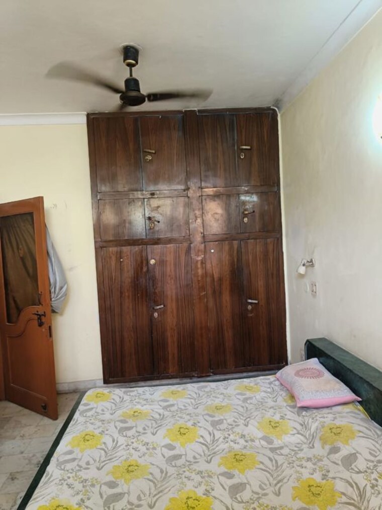 undefined, rwa-apartments-sector-19 1 RK 300 Sq.Ft. Independent House In Sector 19 Noida 9915492