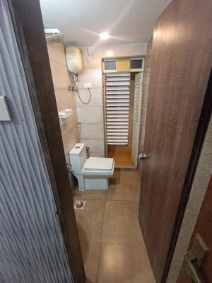 Bathroom in 1.5 BHK Apartment at Juhi Lawns, Seawoods – for Rent