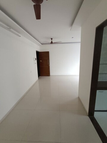 Room in 2.5 BHK Apartment at Rattan Icon, Seawoods Sector 50 – for Rent