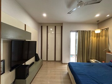 Bedroom in 2 BHK Apartment at Emaar Emerald Estate, Sector 65 – for Rent