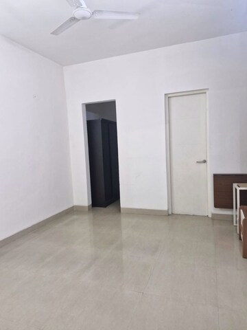 Room in 2 BHK Apartment at Emaar Emerald Estate, Sector 65 – for Rent
