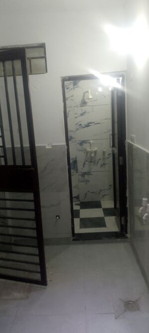 1 BHK Builder Floor For Rent in Arun Yamuna Enclave, Sector 30