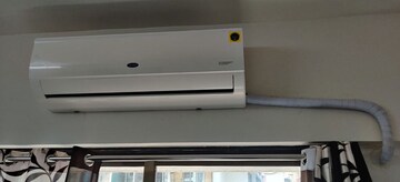 Furnished Amenities in 2 BHK Apartment at Eversmile CHS, Andheri West – for Rent