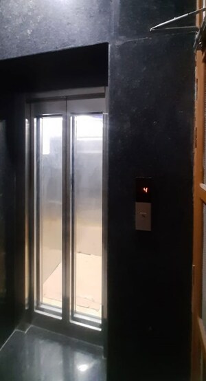 Building Lobby in 2 BHK Builder Floor at Uday Arden 45, Sector 45 – for Rent