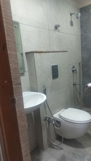 Bathroom in 3 BHK Apartment at Jubilee Hills – for Rent