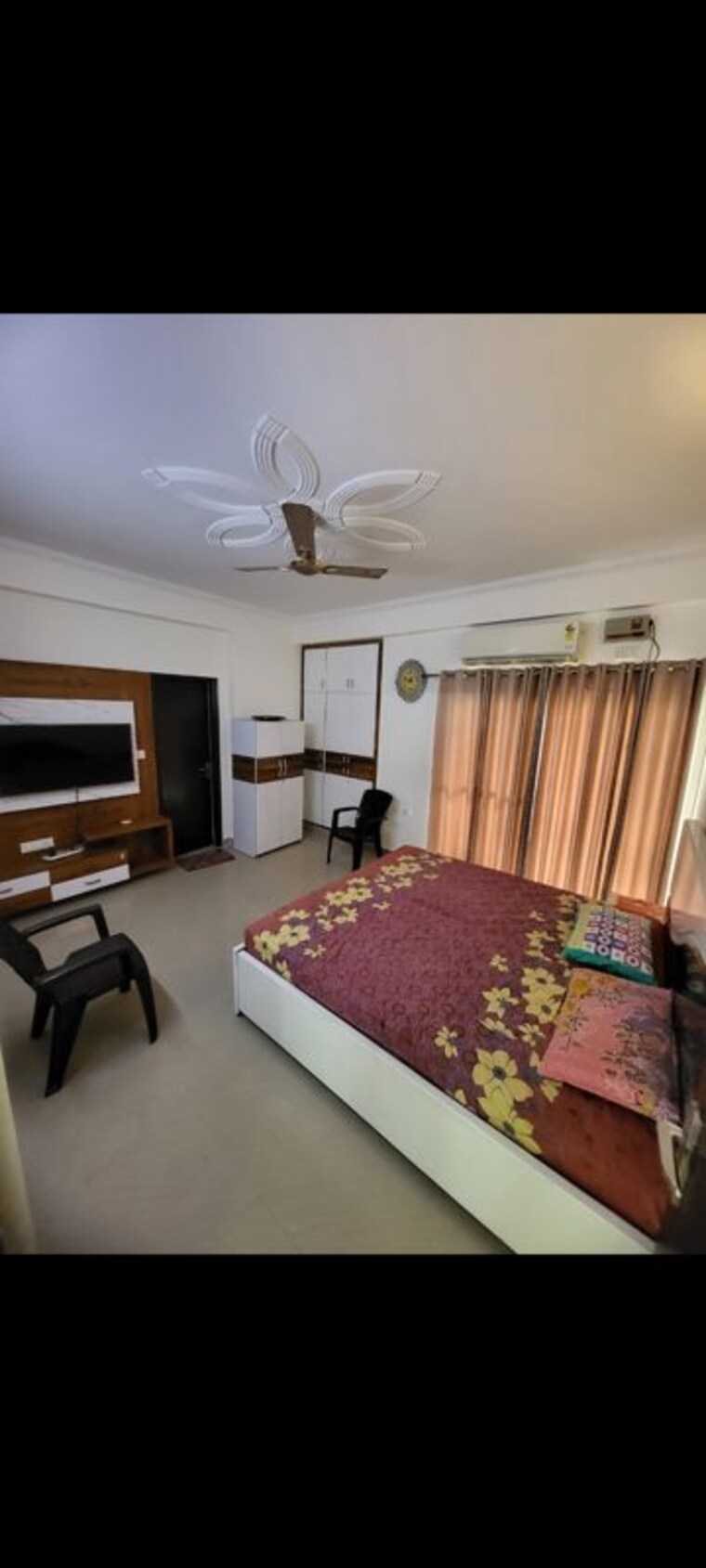 Bedroom, antriksh-golf-view 3.5 Bedroom 2075 Sq.Ft. Apartment In Sector 78 Noida 9915700