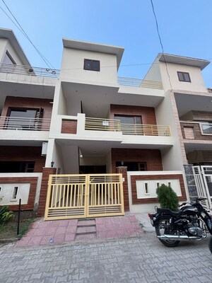 4 BHK Independent House For Sale in LudhianA-Chandigarh Hwy