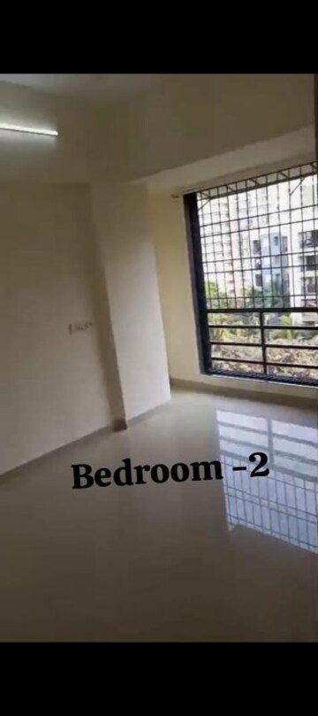 Room in 2 BHK Apartment at Sai Palace CHS, Owale – for Rent