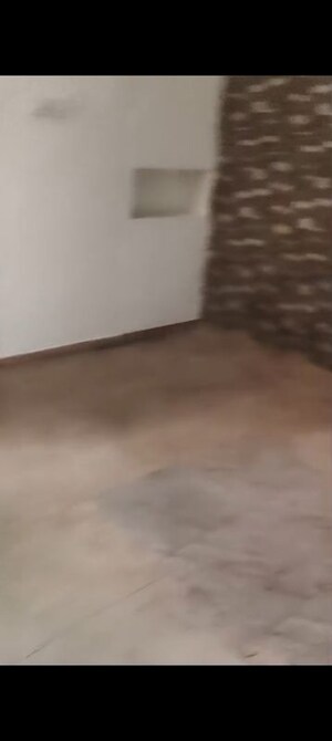 Room in 2 BHK Independent House at Sector 40 – for Rent