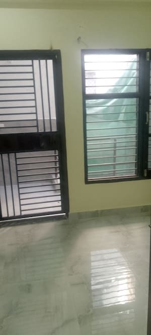 Room in 2 BHK Builder Floor at Arun Yamuna Enclave, Sector 30 – for Rent