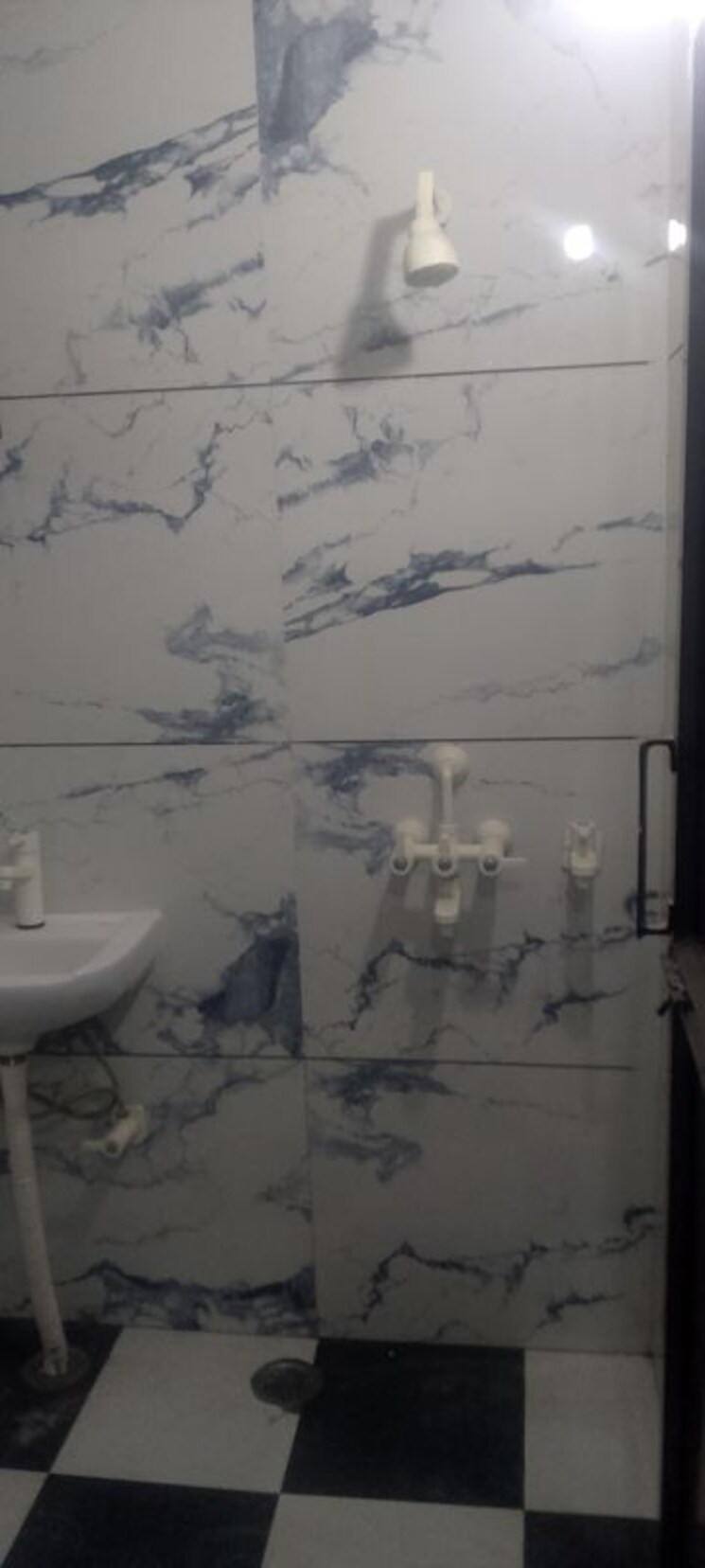 Bathroom, arun-yamuna-enclave 2 Bedroom 1400 Sq.Ft. Builder Floor In Sector 30 Faridabad 9915769