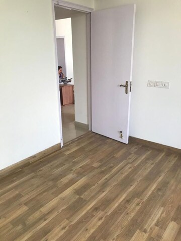 Room in 3 BHK Builder Floor at Unitech South City II, Sector 50 – for Rent