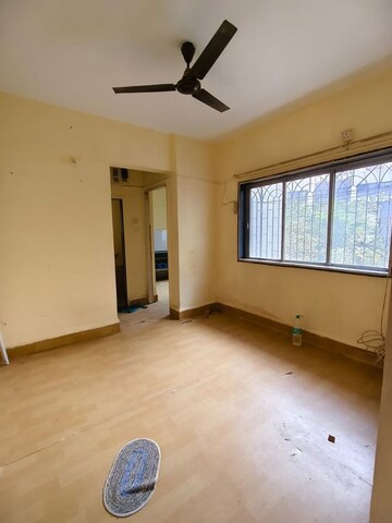 Room in 1 RK Apartment at Vasant Valley Complex, Malad East – for Rent