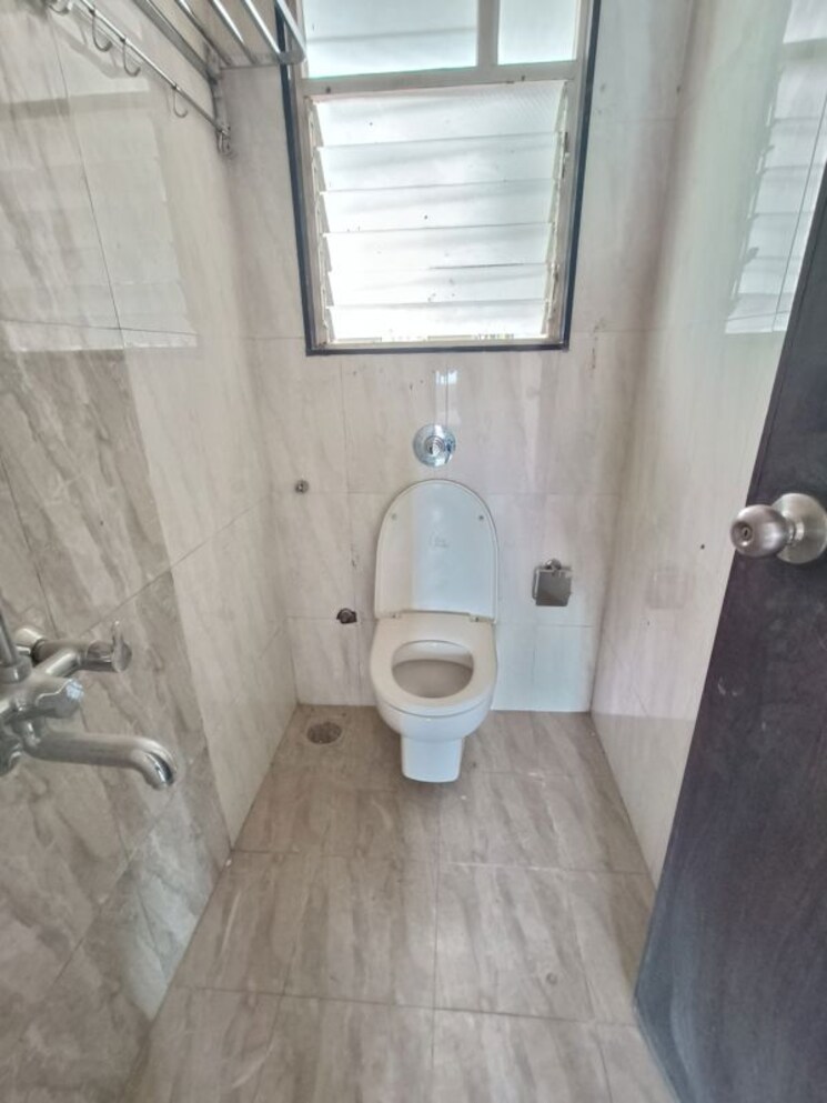 Bathroom, paranjape-abhiruchi-parisar 3 Bedroom 948 Sq.Ft. Apartment In Dhayari Pune 9915908