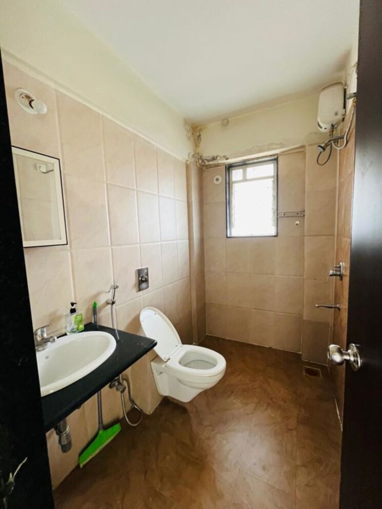 Bathroom, lalwani-vastu 2 Bedroom 1200 Sq.Ft. Apartment In Viman Nagar Pune 9915905