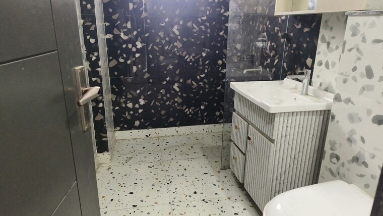 Balcony, parklands 4 Bedroom 250 Sq.Yd. Builder Floor In Sector 85 Faridabad 9915887