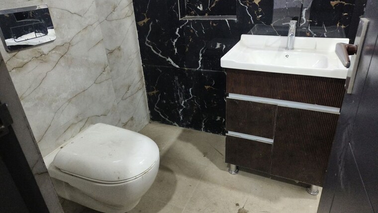 undefined, parklands 4 Bedroom 250 Sq.Yd. Builder Floor In Sector 85 Faridabad 9915887