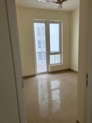 Room in 3 BHK Apartment at Emaar Emerald Estate, Sector 65 – for Rent