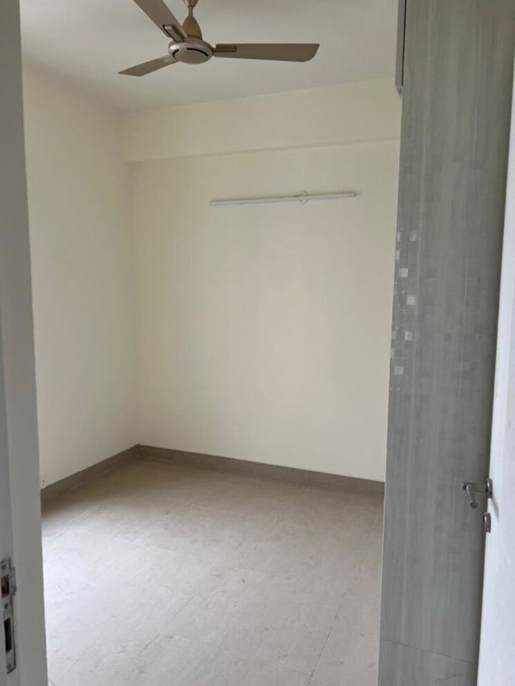 Room, emaar-emerald-estate 3 Bedroom 1310 Sq.Ft. Apartment In Sector 65 Gurgaon 9915985