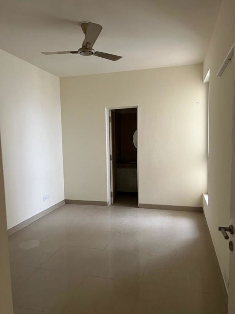 Room, emaar-emerald-estate 3 Bedroom 1310 Sq.Ft. Apartment In Sector 65 Gurgaon 9915985