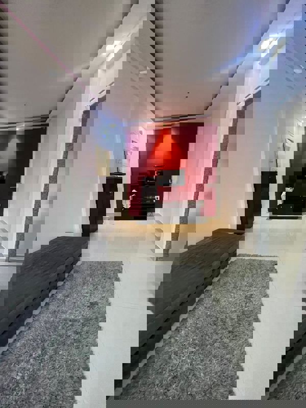 2 BHK Apartment For Rent in Oshiwara