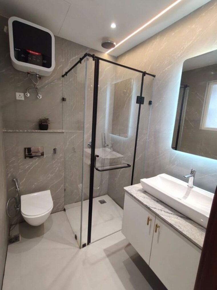 Master Bedroom, ansal-api-versalia 4 Bedroom 2430 Sq.Ft. Builder Floor In Sector 67a Gurgaon 9916086