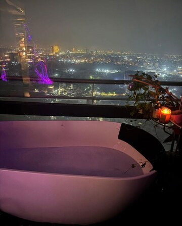 Furnished Amenities in 4 BHK Apartment at Tata Primanti-Tower Residences, Sector 72 – for Rent