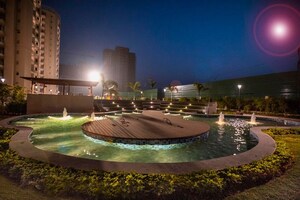 Swimming Pool in 2 BHK Apartment at BPTP Discovery Park, Sector 80 – for Rent